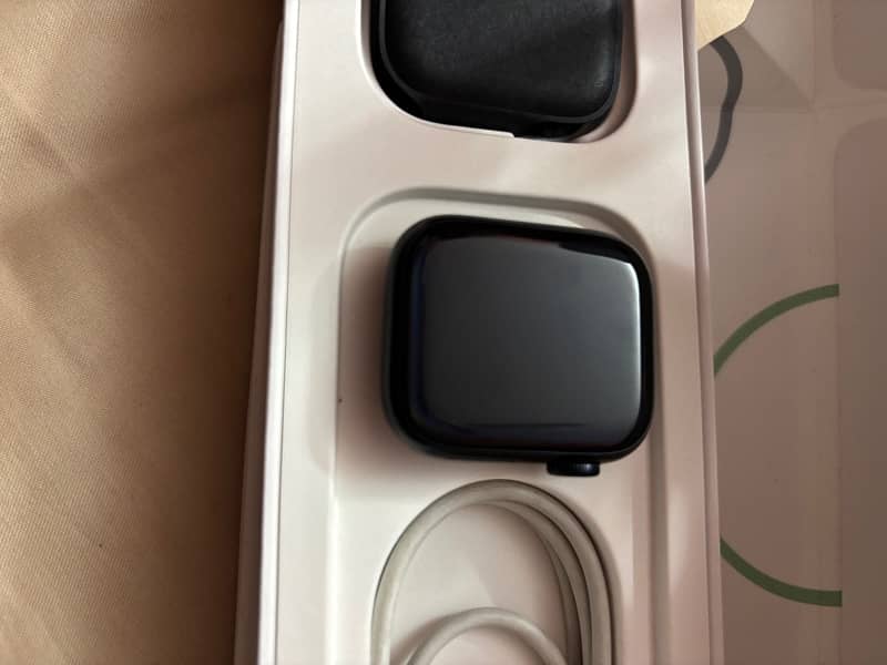 Apple Watch Series 8 - midnight black 41mm 2