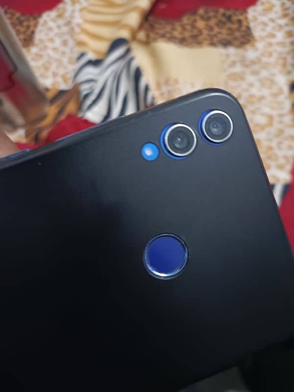 Honor 8x 3