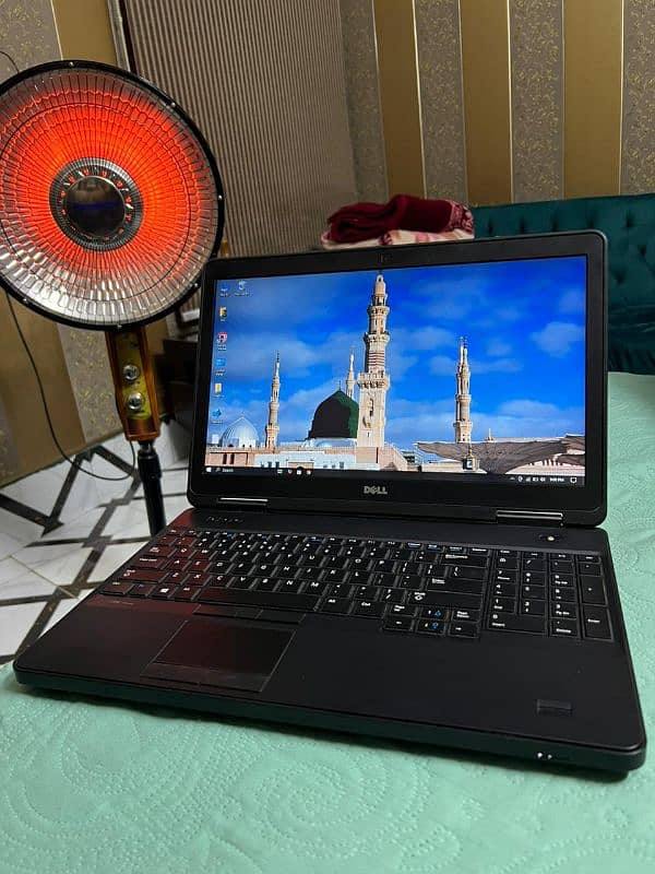 Dell Latitude E5540 i. 5 4th Generation 0