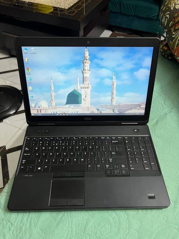 Dell Latitude E5540 i. 5 4th Generation 1