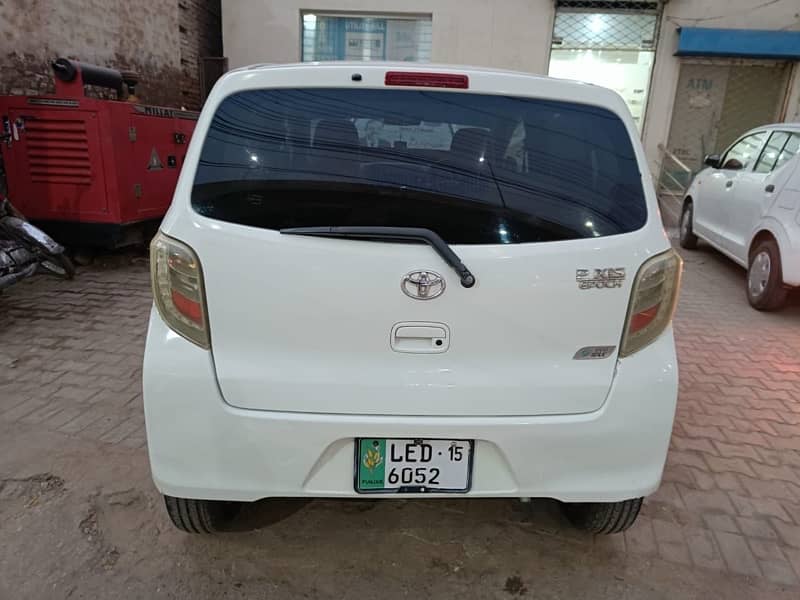 Toyota Pixis Epoch 2012 3