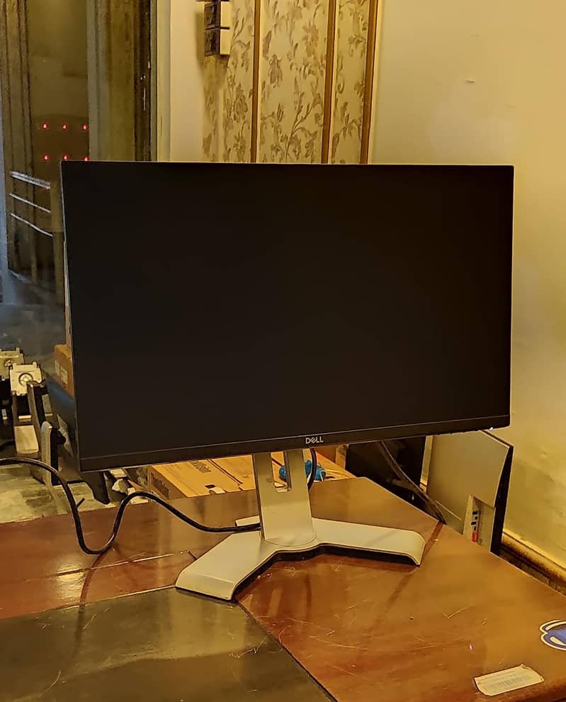 Dell 22" inch Bezelless LCD Monitor IPS Display for Sale 0