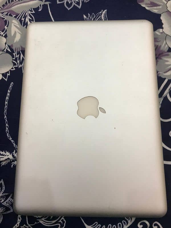 Apple Macbook model 2008 1