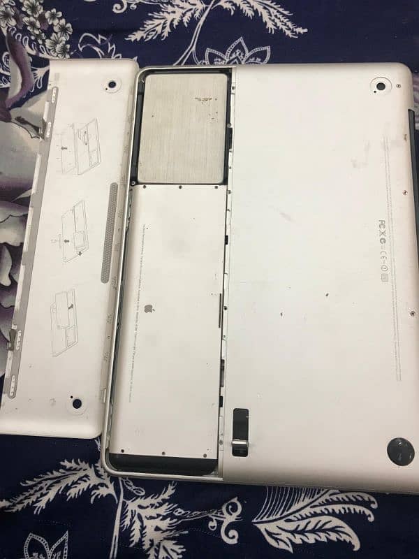 Apple Macbook model 2008 2