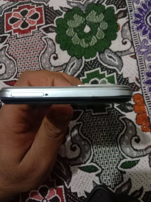 Model vivo 21A Diba aur charger nahi ha 4