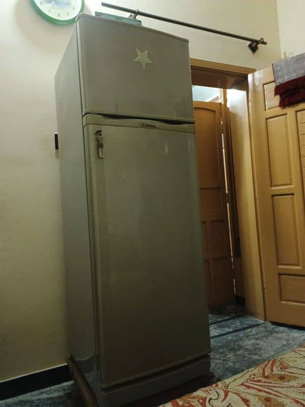 Dawlance Medium Size Refrigerator available. 4