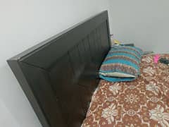 bed with 2 side table without matteress