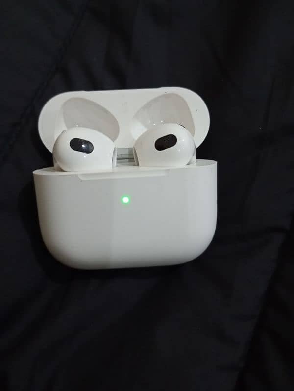 Airpods pro lat mall available 0