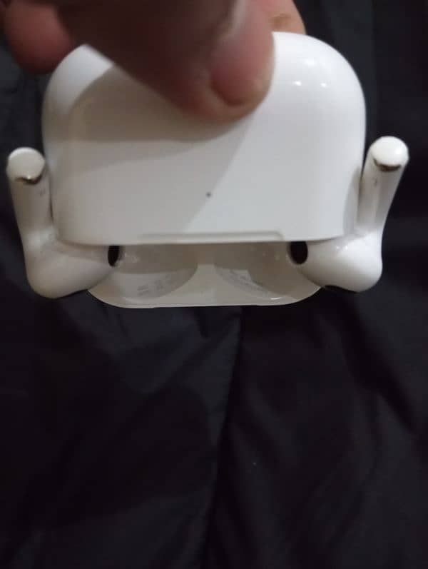 Airpods pro lat mall available 3