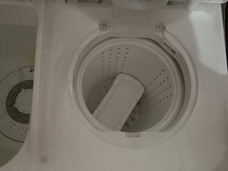 Brand New Washing Machine 2 In 1 New price 45000 We  can sale 30,000 1