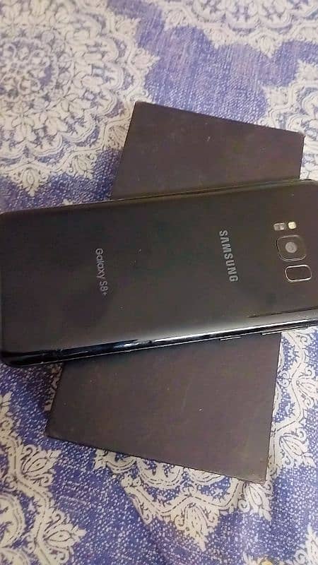 s8 plus black color 2