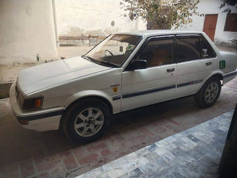 Toyota Corolla 86 GL saloon 2