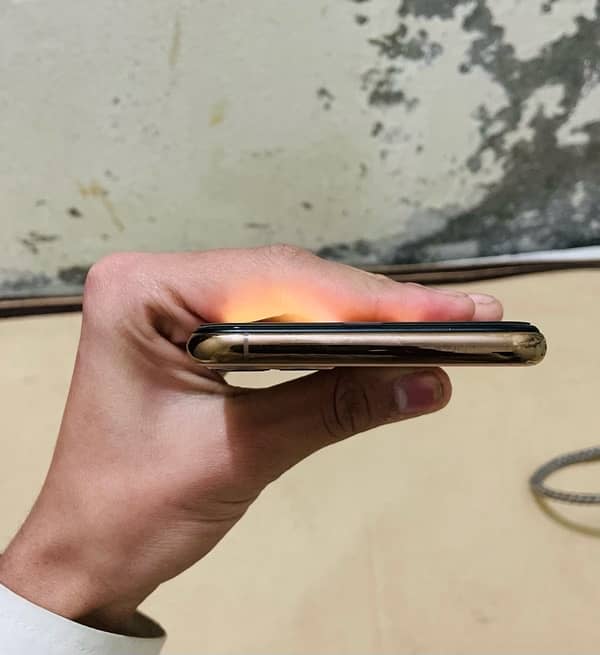 IPhone 11 Pro Max Not PTA 256gb 4