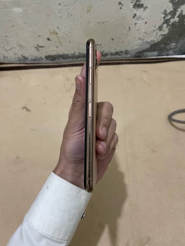 IPhone 11 Pro Max Not PTA 256gb 5