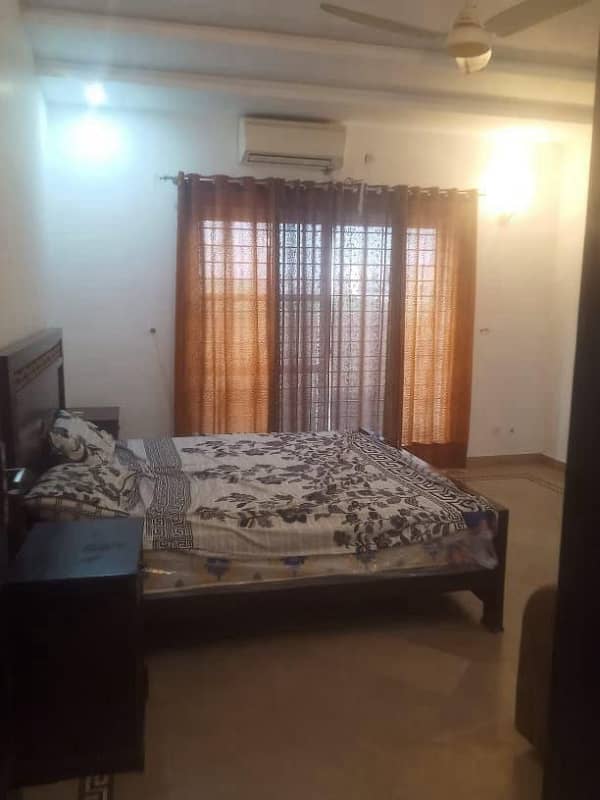 11 Marla upper portion for rent in paragon 17