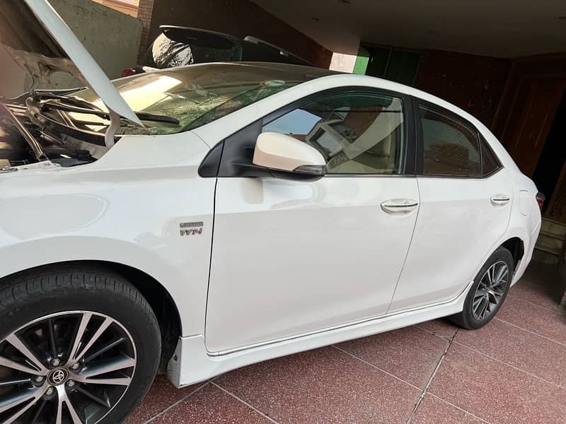 Toyota Altis Grande Full option 2018 11