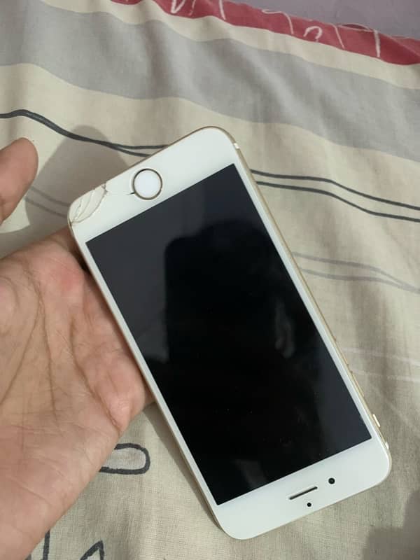 I am selling my iPhone 6 s 16 gb pta approved 1