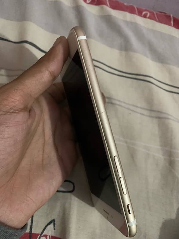 I am selling my iPhone 6 s 16 gb pta approved 5