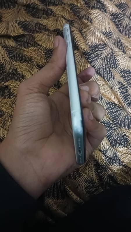 I phone xr non pta 128 gb exchange posibal ha 2