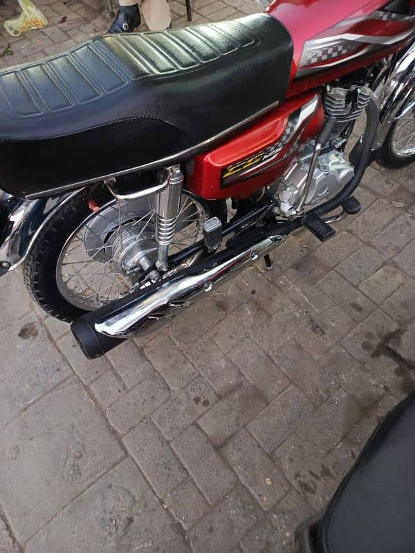 bike condition new hae koie falt nahe hae 862 ganiune chale hoae hae 0