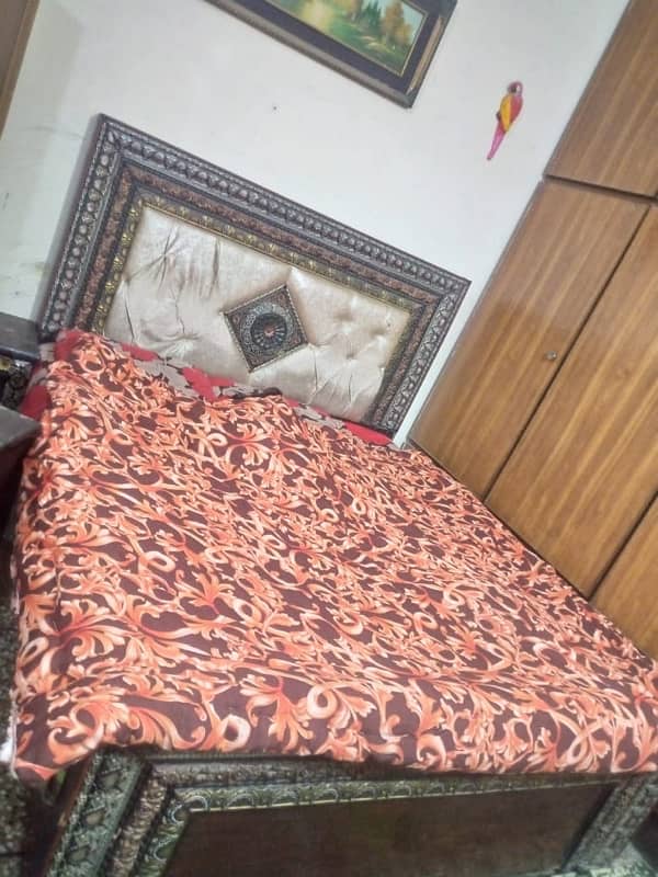 bed set good condition you can see in pictures 1