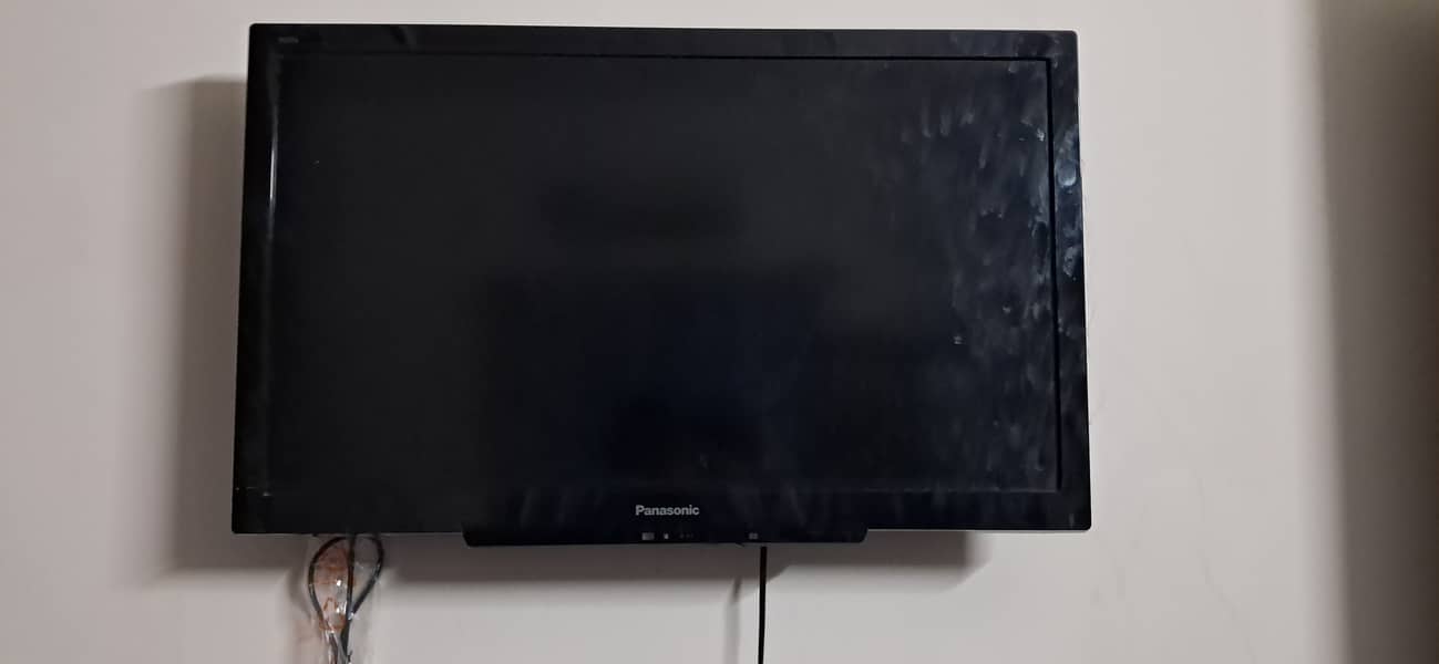 Panasonic 40 inches LED 1