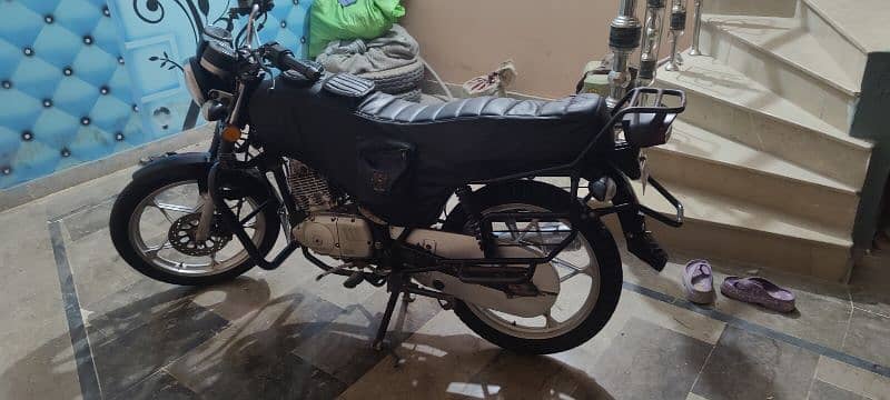 Suzuki GS 150 SE 2