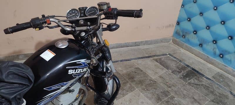 Suzuki GS 150 SE 5