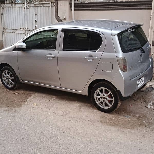 Daihatsu Mira 2012 3