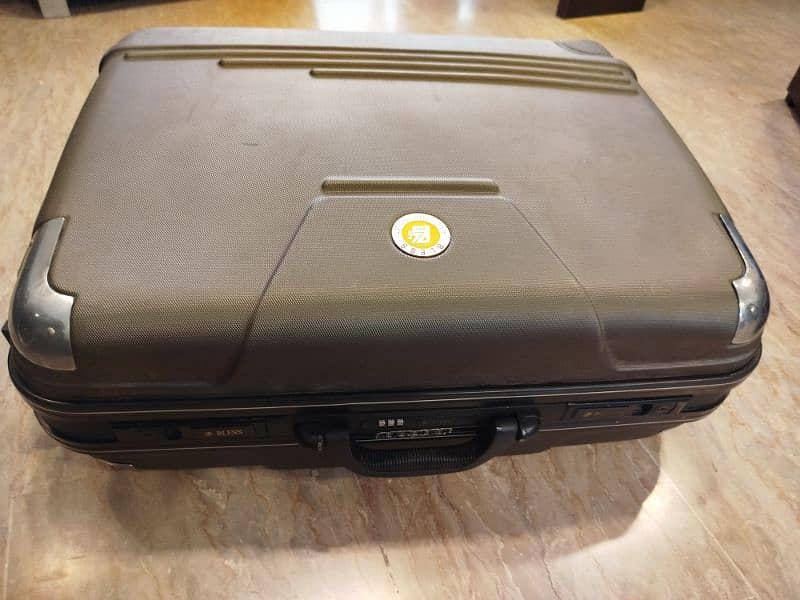 hard shell suitcase 2