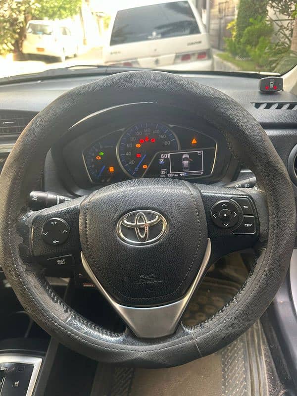 Toyota Corolla Axio 2017 8