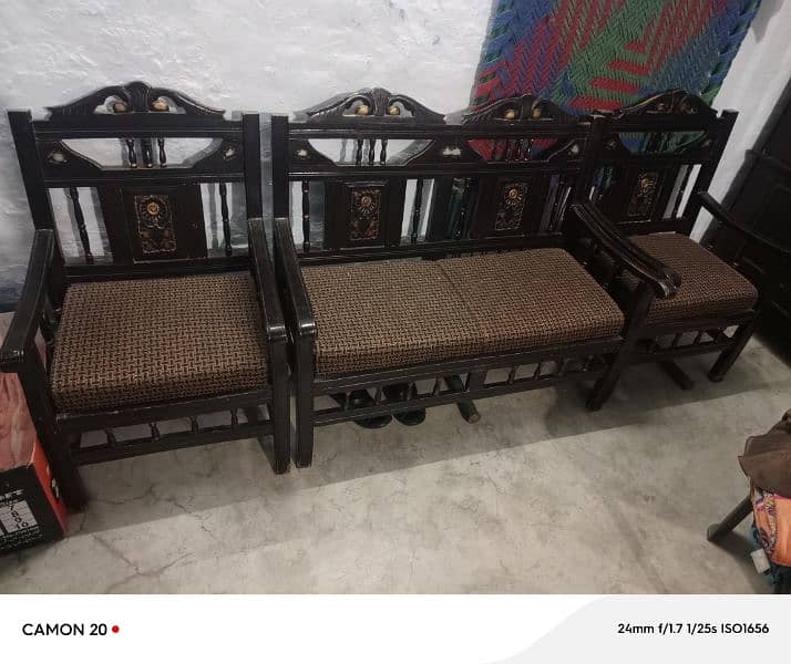 Lakadi ka sofa set 0