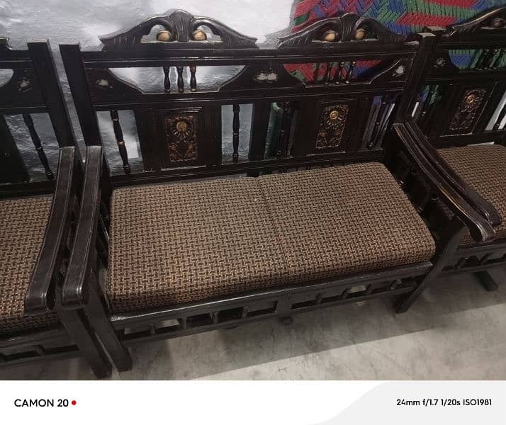 Lakadi ka sofa set 1