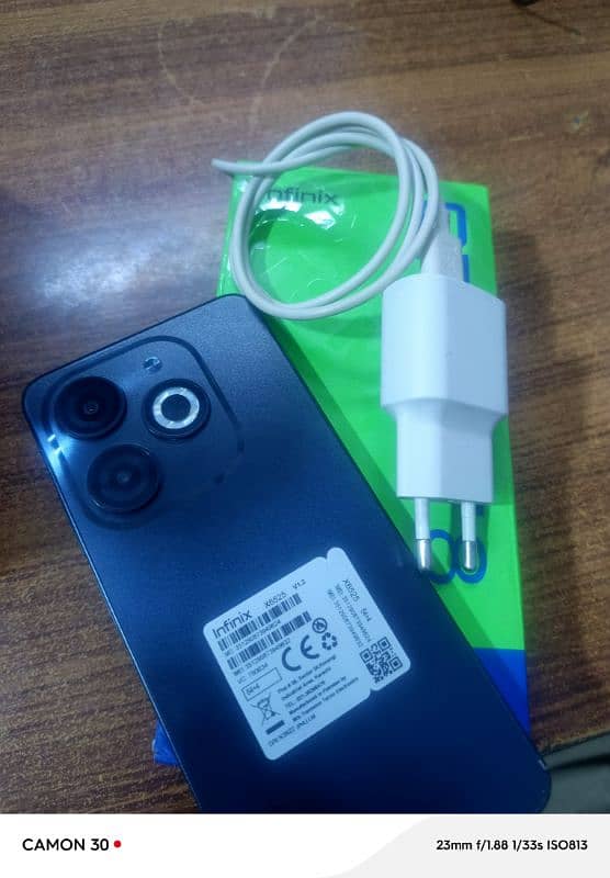 INFINIX SMART 8 ALL OK HE 10/10 5 MONTH WARANTY BAQI HE 2