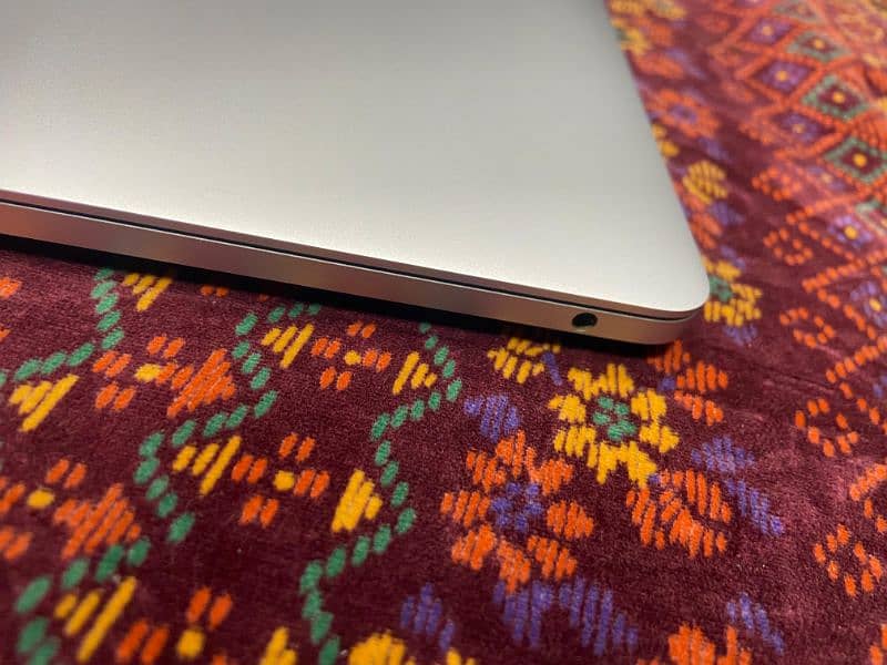 Macbook pro 2019 13 inches 6