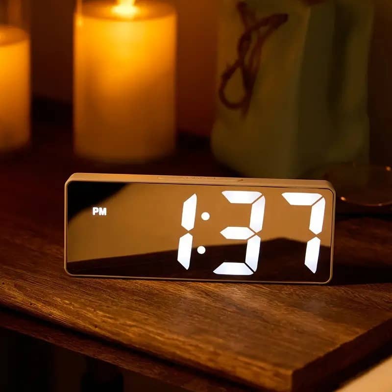 Modern Timekeeper: USB Digital Alarm Clock with Temperature Display 0