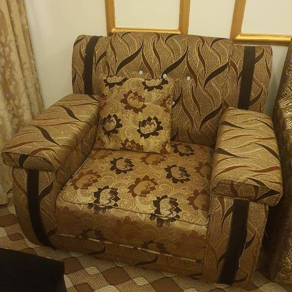 5 seater sofa set for sale in Jinnah garden 2