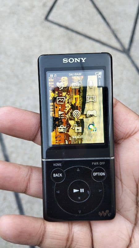 untouch scratchless original sony walkman mp3/mp4 player owsome 0