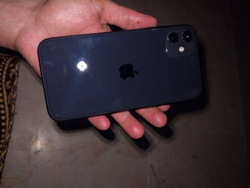 Iphone 11 (128 gb). 0