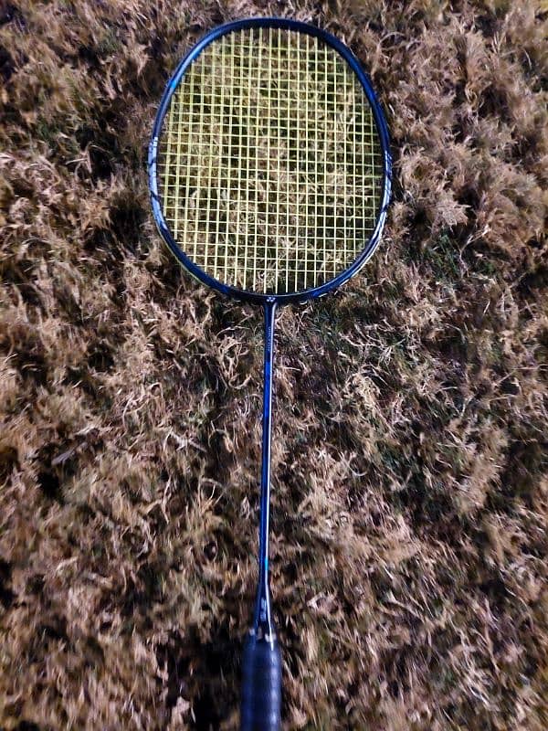 Yonex Voltric Z Force 2, badminton racket 1