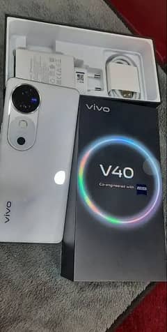 Vivo v40. . . . just one month used