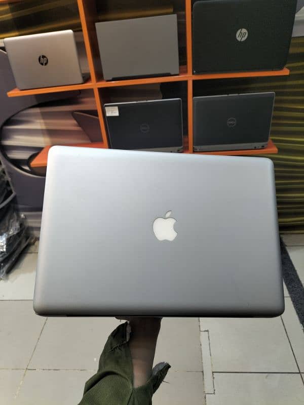 Macbook Pro 15 inch Ci7 8gb/256gb SSD 0