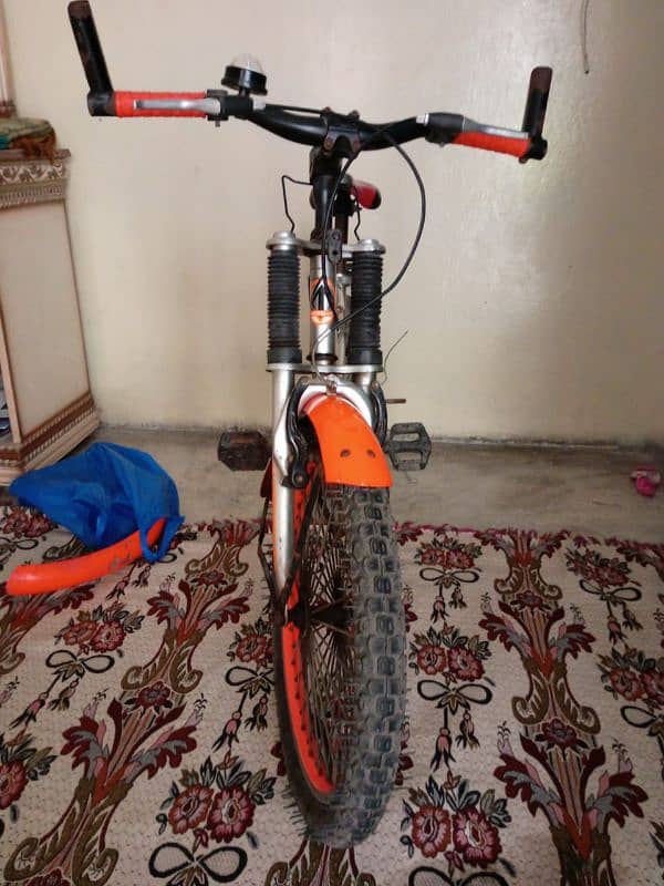 Super Shano bicycle with stand and foots. 1