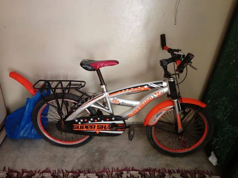 Super Shano bicycle with stand and foots. 2