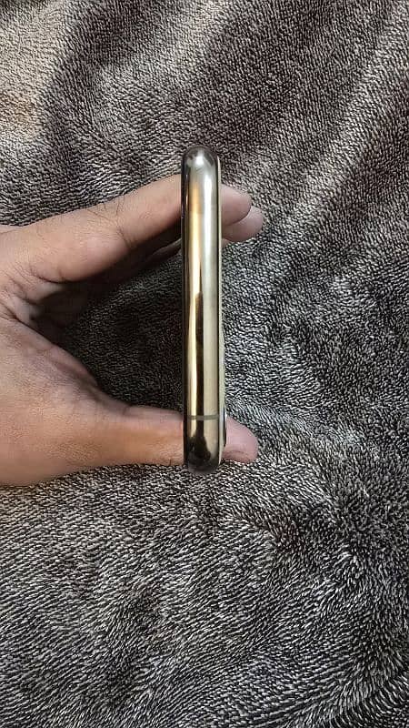 Iphone 11 Pro - 64GB - Single Sim PTA - Gold 3