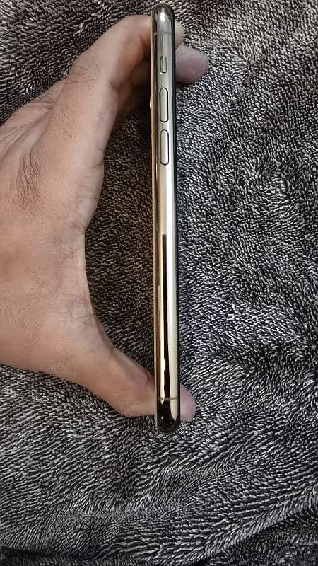 Iphone 11 Pro - 64GB - Single Sim PTA - Gold 5