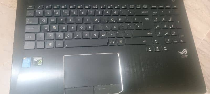 Asus G 750j . only ny  parts . srf LCD or kaypad or by parts . 2