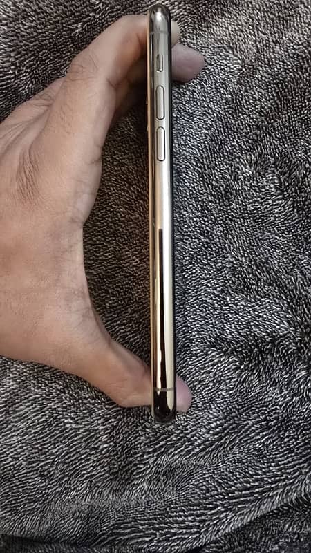 Iphone 11 Pro - 64GB - Single Sim PTA - Gold 7