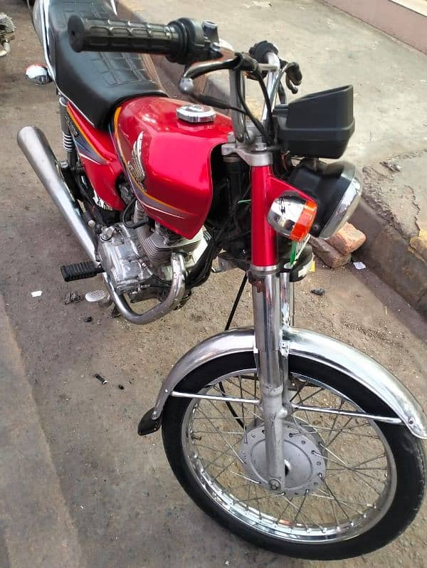 Honda 125 2010 model hai all ok hai 2