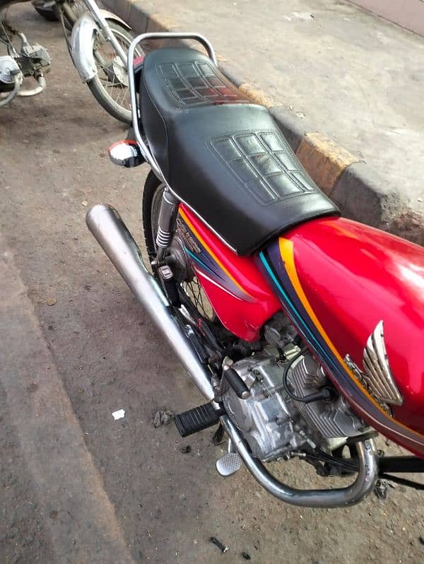 Honda 125 2010 model hai all ok hai 3